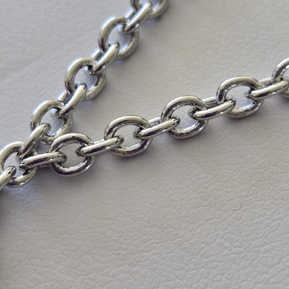 Minnie Silver Chain Necklace with Pink Pendant - Picture 5 of 15